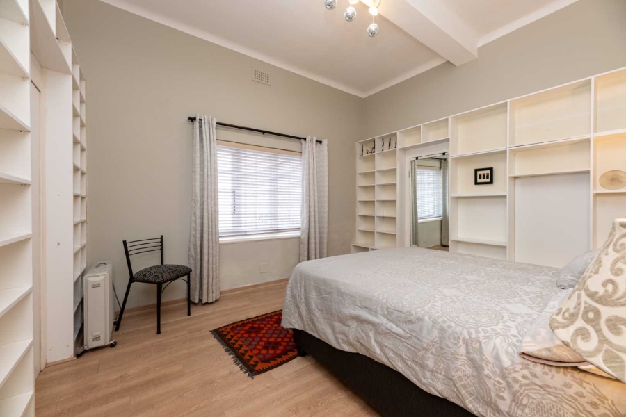 2 Bedroom Property for Sale in Sea Point Western Cape